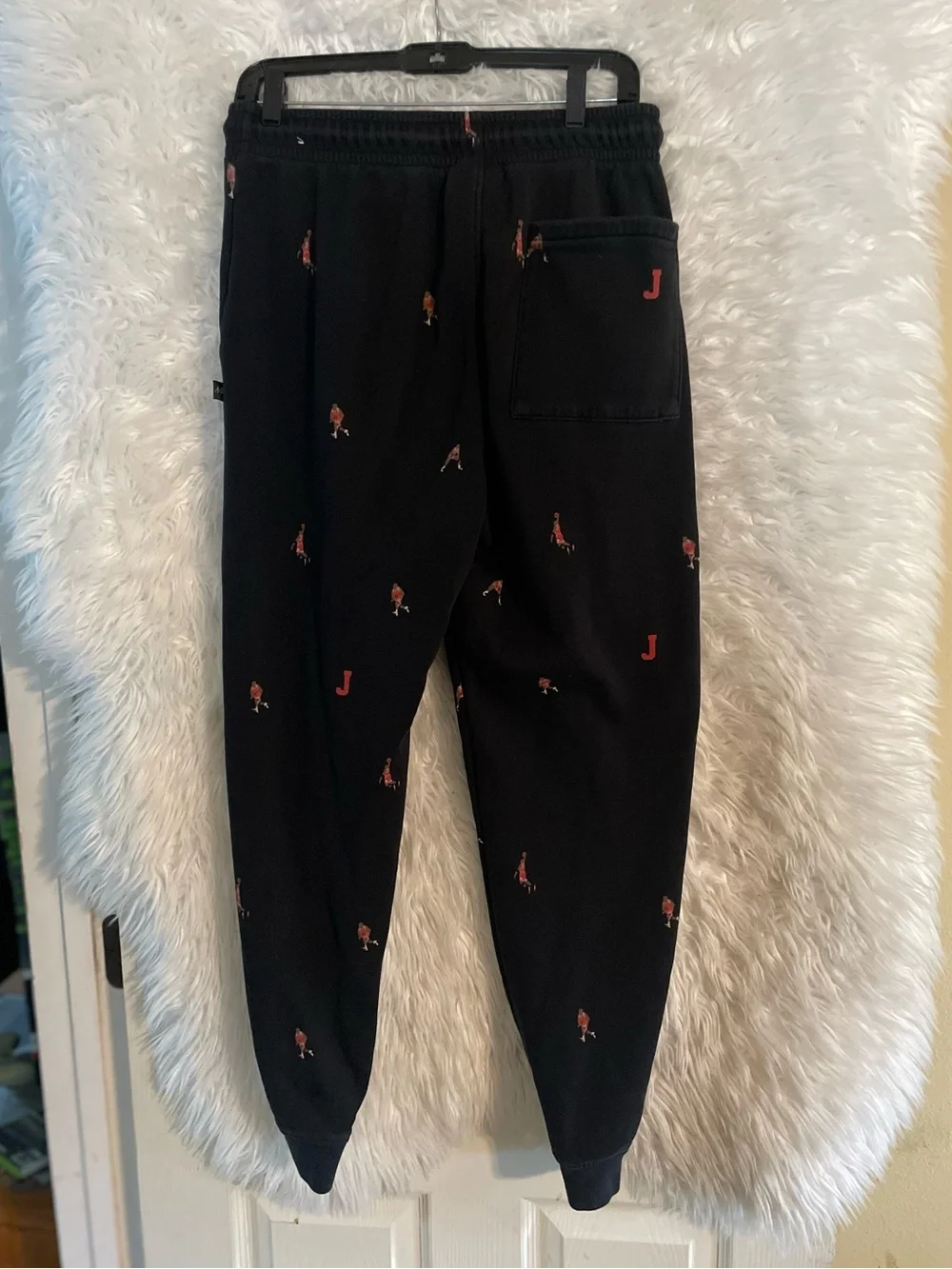 Jordan Essential Holiday Fleece Black Joggers. Medium; DV9390-010
